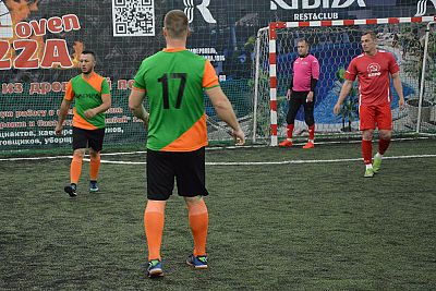 "Русь" сохраняет единоличное лидерство в Ночной Лиге Football Simf 5x5