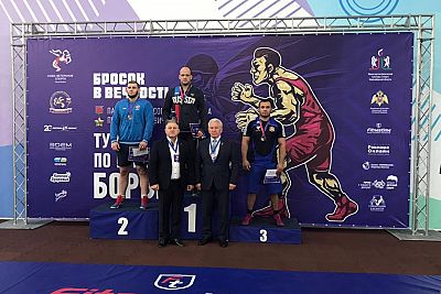 Все победители и призеры борцовского турнира в Новосибирске