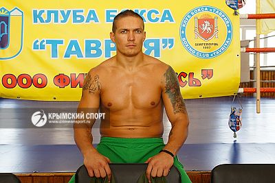 Симферопольский боксер Александр Усик сохранил свои позиции в мировых рейтингах