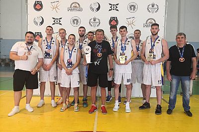 У симферопольских "КФУ-Грифонов" – "бронза" Межрегиональной любительской баскетбольной лиги