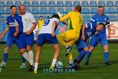Футбольная команда правительства Севастополя провела товарищеский матч с коллегами из Санкт-Петербурга
