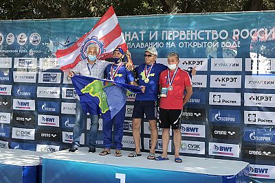 Керченские пловцы-ветераны вернулись с медалями с чемпионата России по плаванию на открытой воде