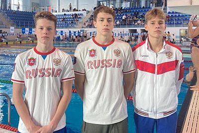 Крымские пловцы завоевали восемь медалей на чемпионате и первенстве ЮФО в Астрахани
