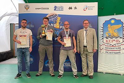Блиц керченского этапа "Гран-при Черного моря" выиграл Павел Смирнов из Ставропольского края