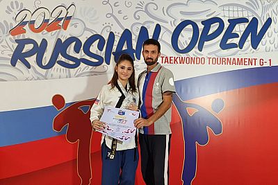 Иустина Шагако из Симферополя завоевала две серебряные медали на международном турнире по тхэквондо
