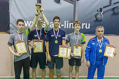 Ялтинская "Спортшкола-3" выиграла командный чемпионат Крыма по настольному теннису во второй лиге