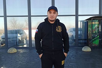 Бахчисараец Дилмурод Сатыбалдиев одержал первую после возвращения в профессиональный бокс победу