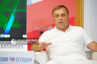 Вопрос с выдачей трансферных сертификатов крымским футболистам обещают решить до конца этого года