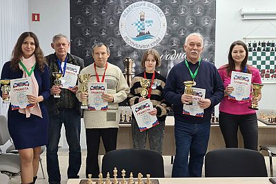 Определились чемпионы Симферополя по шахматам. Пришлось обращаться к дополнительным показателям