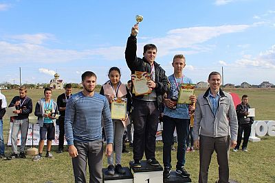 В Кировском прошли соревнования по классическому пауэрлифтингу