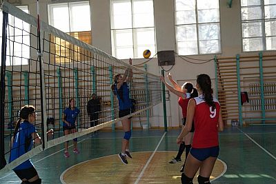 В женском чемпионате Крыма по волейболу выступят 18 команд