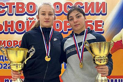 У сборной Крыма два "золота" на первенстве России по женской борьбе среди юниорок до 21 года