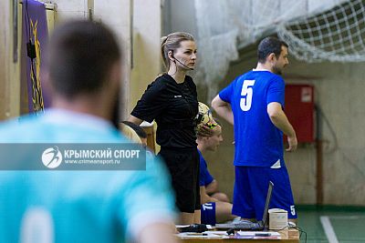 Екатерина Бибикова дебютировала в качестве главного арбитра в крымской футзальной "вышке"