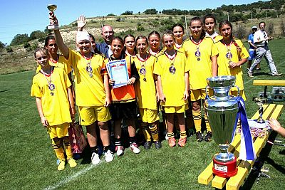 Женская футбольная команда из Судака не может выехать на турнир в Краснодарский край