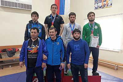 Крымские борцы-вольники взяли 8 медалей на чемпионате ЮФО в Ростовской области