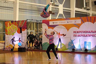 В Севастополе прошли межрегиональные соревнования по акробатическому рок-н-роллу