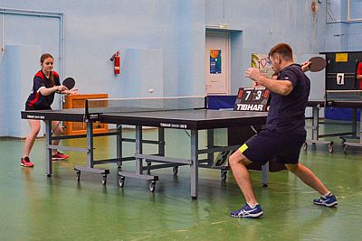 Севастопольская "Голден Фиш" выиграла второй тур командного чемпионата Крыма по настольному теннису в первой лиге