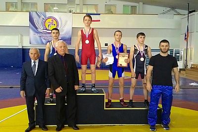 В Алуште завершился всероссийский турнир по греко-римской борьбе среди юношей