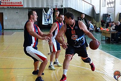 Баскетболисты "Скилура" стартовали с непростой победы в новом чемпионате Крыма