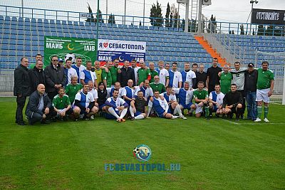 В Севастополе состоялся благотворительный матч с участием звездных ветеранов советского футбола