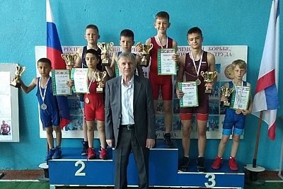 В Бахчисарайском районе определились победители Республиканского борцовского турнира памяти Николая Гунько