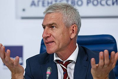 Министр спорта России не советует идти против ФИФА и УЕФА ради участия крымских клубов в чемпионате России