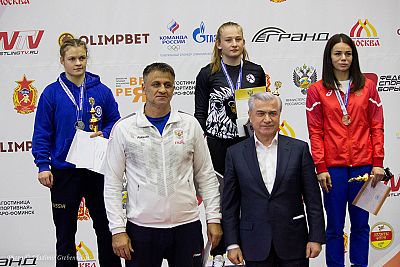Алина Касабиева из Симферополя – чемпионка России по женской борьбе!