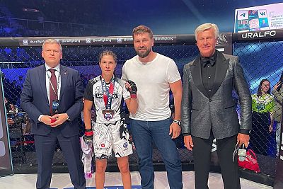 Александра Митина из Симферополя выиграла свой первый профессиональный бой
