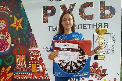 Анастасия Бычкова из Ялты – самая меткая на соревнованиях по городошному спорту в Симферополе