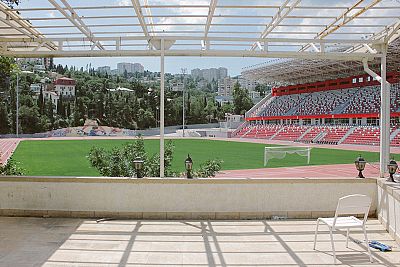 Открытие реконструированного стадиона "Авангард" в Ялте пройдет без разрекламированного футбольного матча