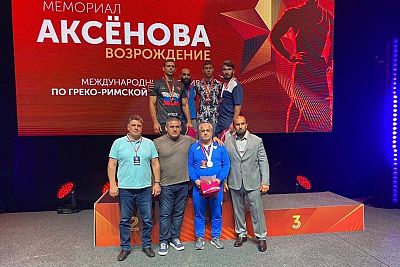 Алуштинец Азамат Сеитов – бронзовый призер международного турнира по греко-римской борьбе в Новосибирске