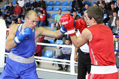 Два крымских боксера поспорят за "золото" чемпионата России