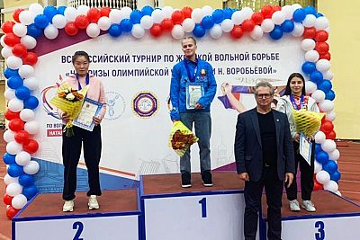 Амиде Языджиева из Алушты – бронзовый призер Всероссийских соревнований по женской борьбе в Санкт-Петербурге