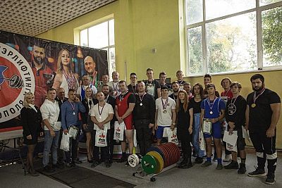 В Севастополе прошли региональные соревнования по пауэрлифтингу