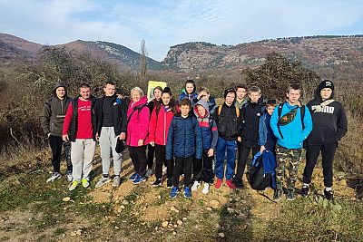 Юные ялтинские спортсмены покорили Чернореченский каньон