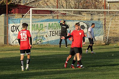 В Кубке главы администрации Симферопольского района по футболу финишировал групповой этап. Впереди – полуфиналы