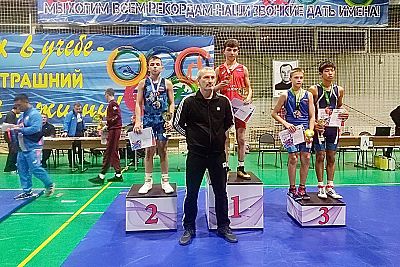 У юных крымских борцов-классиков – три медали на турнире в Волгограде