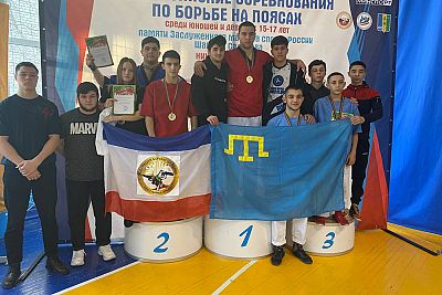 Шесть медалей у крымских борцов на поясах на Всероссийских соревнованиях в Нижнекамске
