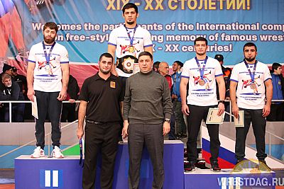 У крымских борцов-вольников – два "серебра" на международном турнире в Хасавюрте