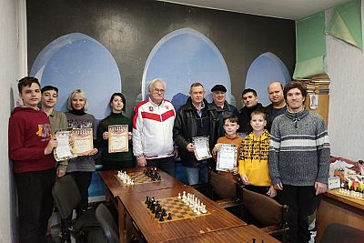 Рождественский шахматный блиц-турнир в Керчи выиграл Карлен Паносян