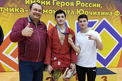 Керчанин Михаил Черний выиграл мастерский турнир по самбо в Анапе