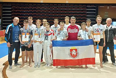 У сборной Крыма – 16 медалей на первенстве России по сумо в Орле