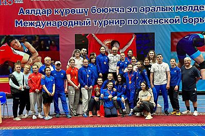 Кристина Михнева из Севастополя – серебряный призер международного турнира по женской борьбе в Бишкеке