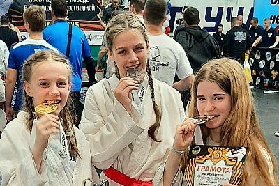 Три медали завоевали севастопольские девушки на Всероссийских соревнованиях по рукопашному бою в Волгодонске