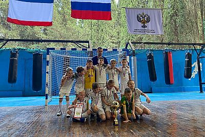 Ялтинский "Юниор" выиграл юношеский мини-футбольный турнир в Алуште