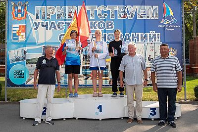 Елизавета Чехлатая из Севастополя выиграла Всероссийские соревнования по парусному спорту в Таганроге