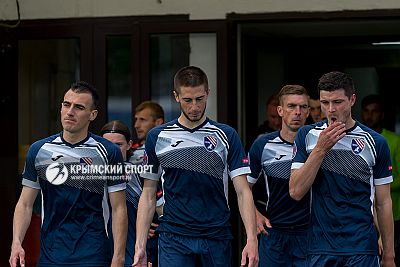 Симферопольская "Таврия" отзаявила восьмерых игроков