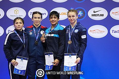 У крымчанок – две медали на первенстве мира по женской борьбе среди юниорок до 24 лет!