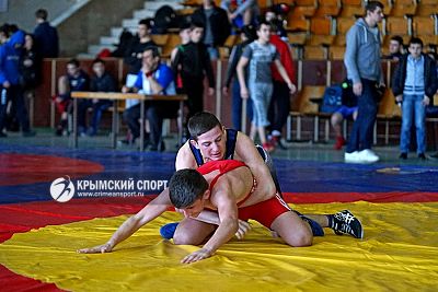 Алушта примет первенства Крыма по вольной и женской борьбе среди спортсменов до 18 лет